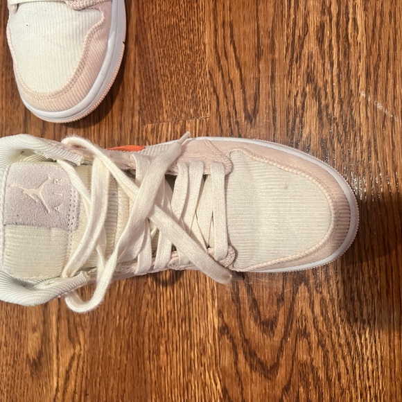 Womens Jordan’s size 6.5 - Picture 3 of 8